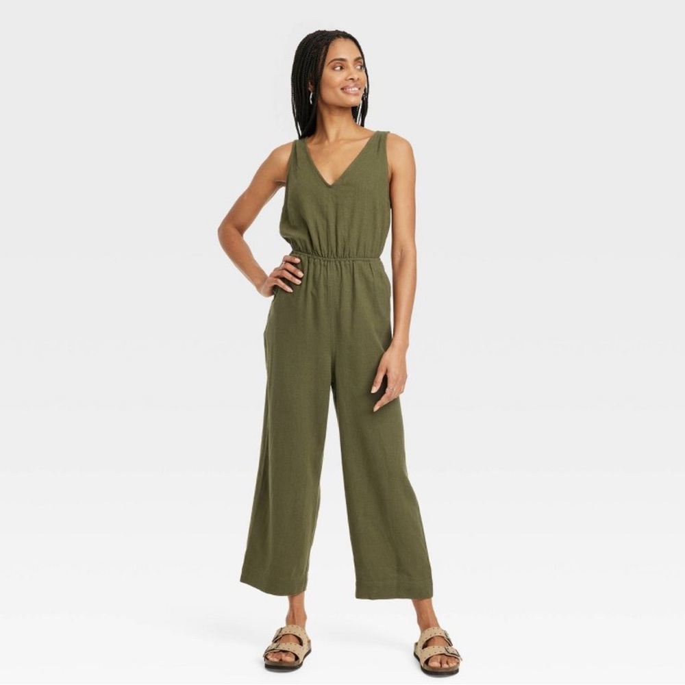 Women's Linen V-Neck Jumpsuit - Universal
Thread Green